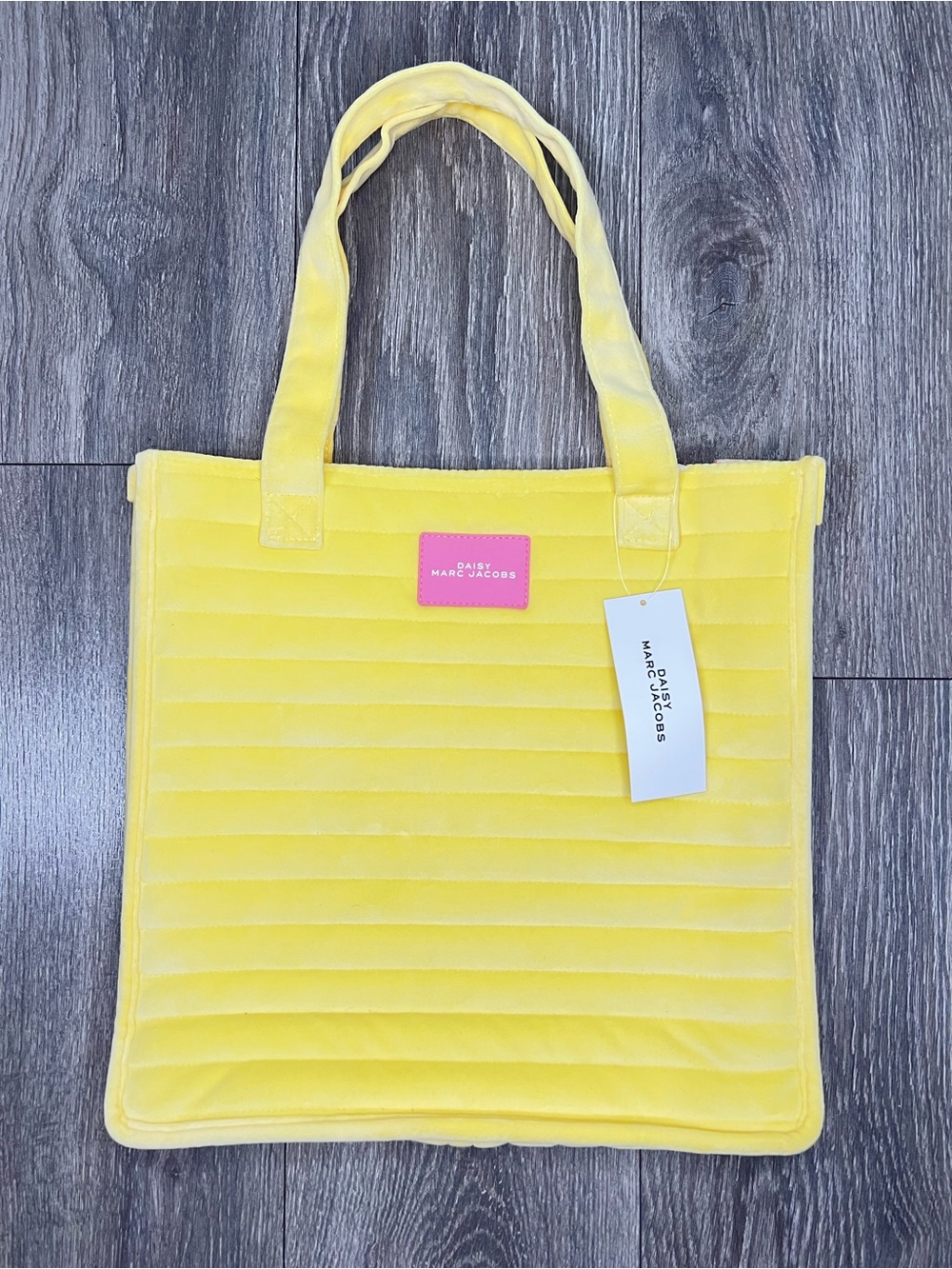 Marc Jacobs Daisy Yellow Quilted Velvet Tote Bag New With Tags 13x13 - Picture 2 of 5